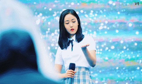 폭우와 싸우는 여자친구.gif | 인스티즈