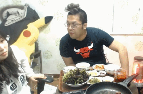 아내와의 대화중 밥상 엎어버리는 남편 | 인스티즈