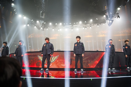 [LOL] 롤드컵 결승 무대 역대급 | 인스티즈