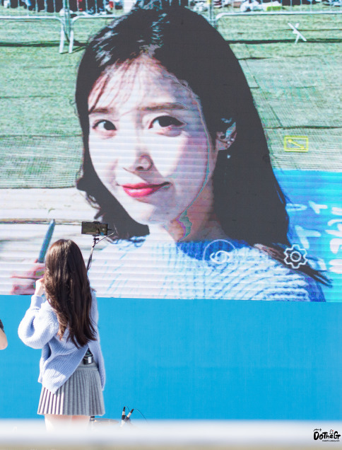 하늘하늘한 아이유.jpg | 인스티즈