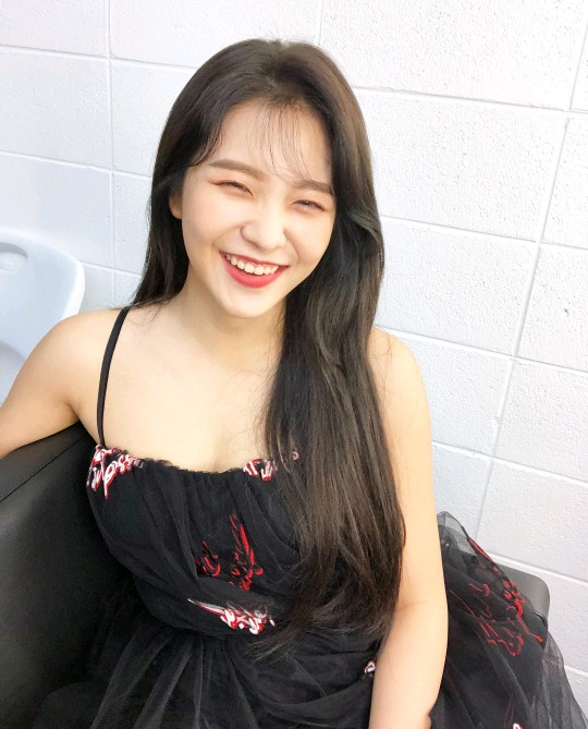 레드벨벳 예리가 눈웃음짓는 단계.jpg | 인스티즈