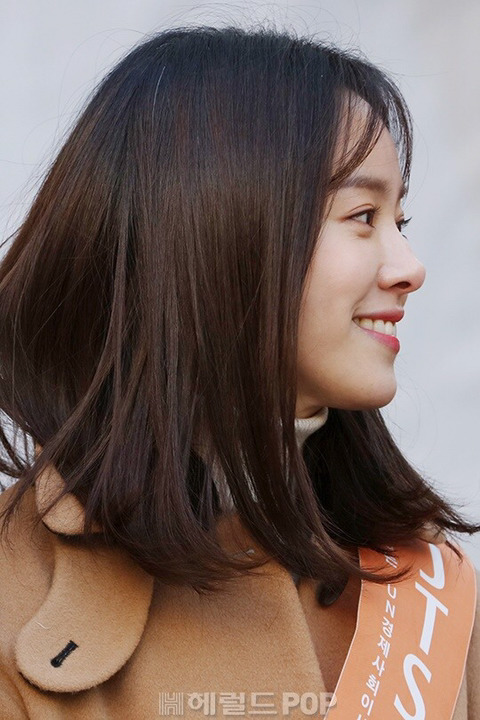 16일 명동에 가면 13년째 착한 일 하는 한지민을 만날 수 있다 | 인스티즈