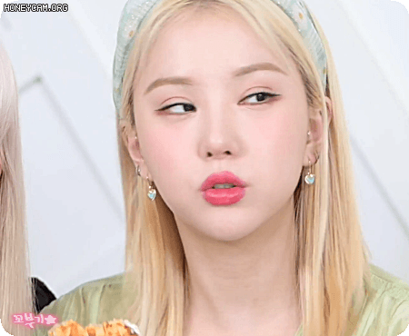맛나게 먹는 여자친구 은하.gif | 인스티즈