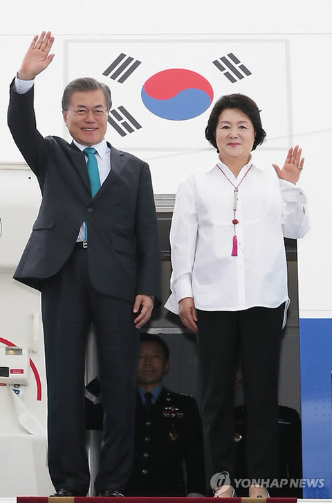 [APEC정상회의] 베트남에 도착한 문재인 대통령.jpg | 인스티즈