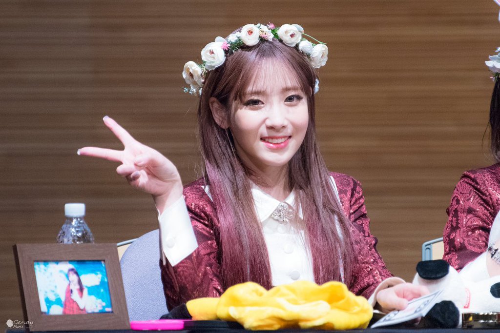 너무 커서 상처까지 났다는 러블리즈 귀걸이 크기.jpgif | 인스티즈