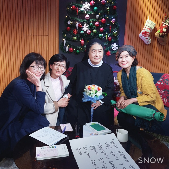 평화살롱 이미지