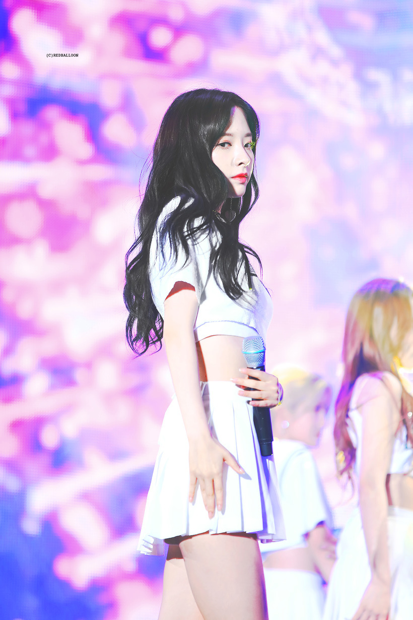 우주소녀 보나의 옆모습 ㄷㄷ | 인스티즈