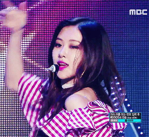 로제 흑발 처음 하고 나타났을때.jpgif | 인스티즈