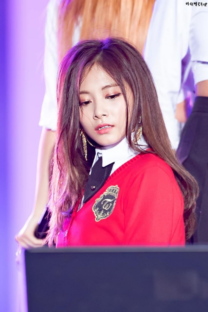 또 레전드찍은 쯔위 ㄷㄷ | 인스티즈