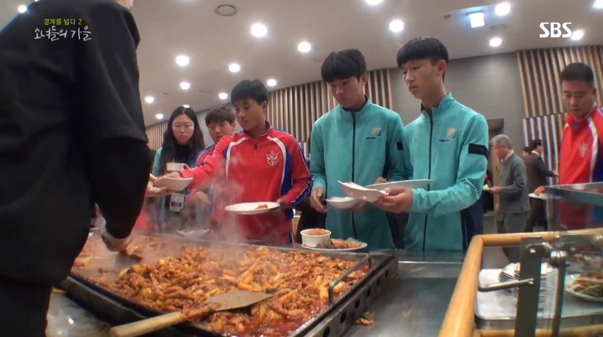 축구보는닭 이미지