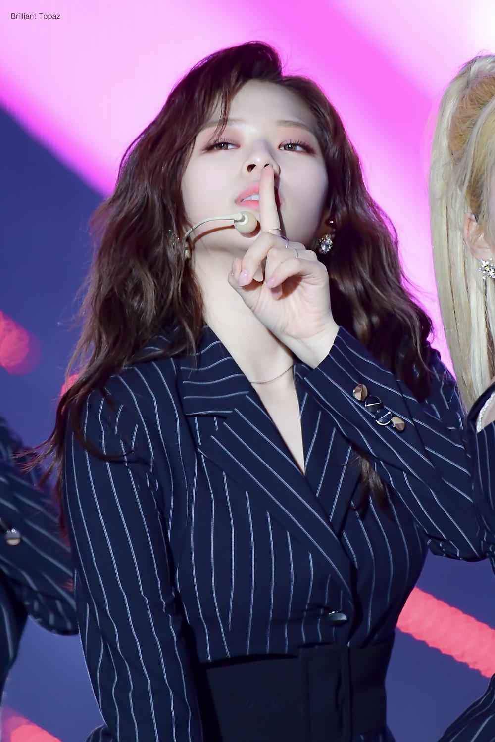 요즘 너무 이쁜 정연이 광주 슈퍼콘서트 | 인스티즈