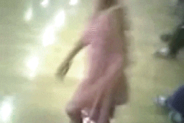 옥택연한테 공 던지는 여자아이 .gif | 인스티즈