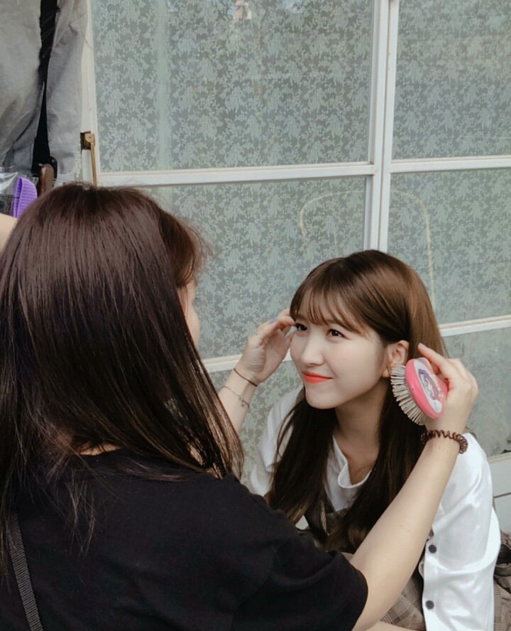 180921 여자친구 인스타그램 맏내는 일하는중! | 인스티즈