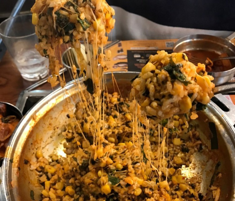 망할 줄 알았는데 의외로 스테디로 자리잡은 무한리필 프랜차이즈....JPG | 인스티즈