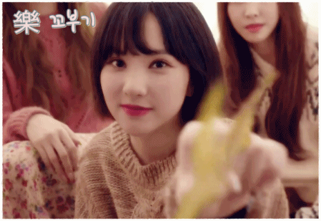 전효성 상의 탈의.gif | 인스티즈