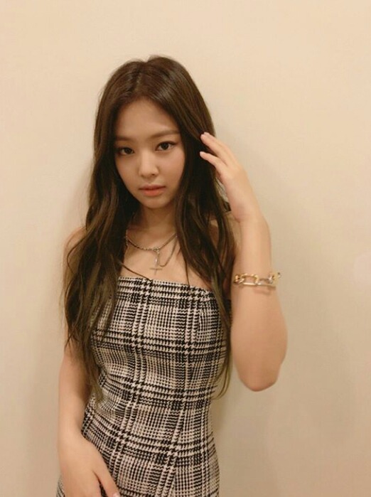오늘자 블랙핑크 인스타 업뎃(제니) | 인스티즈