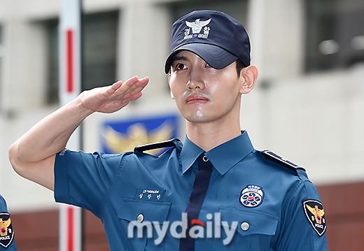 오늘 전역한 두 아이돌 | 인스티즈