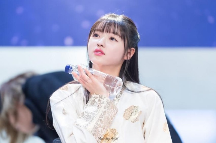팬싸에서 한복입은 유아.jpg (오마이걸) | 인스티즈
