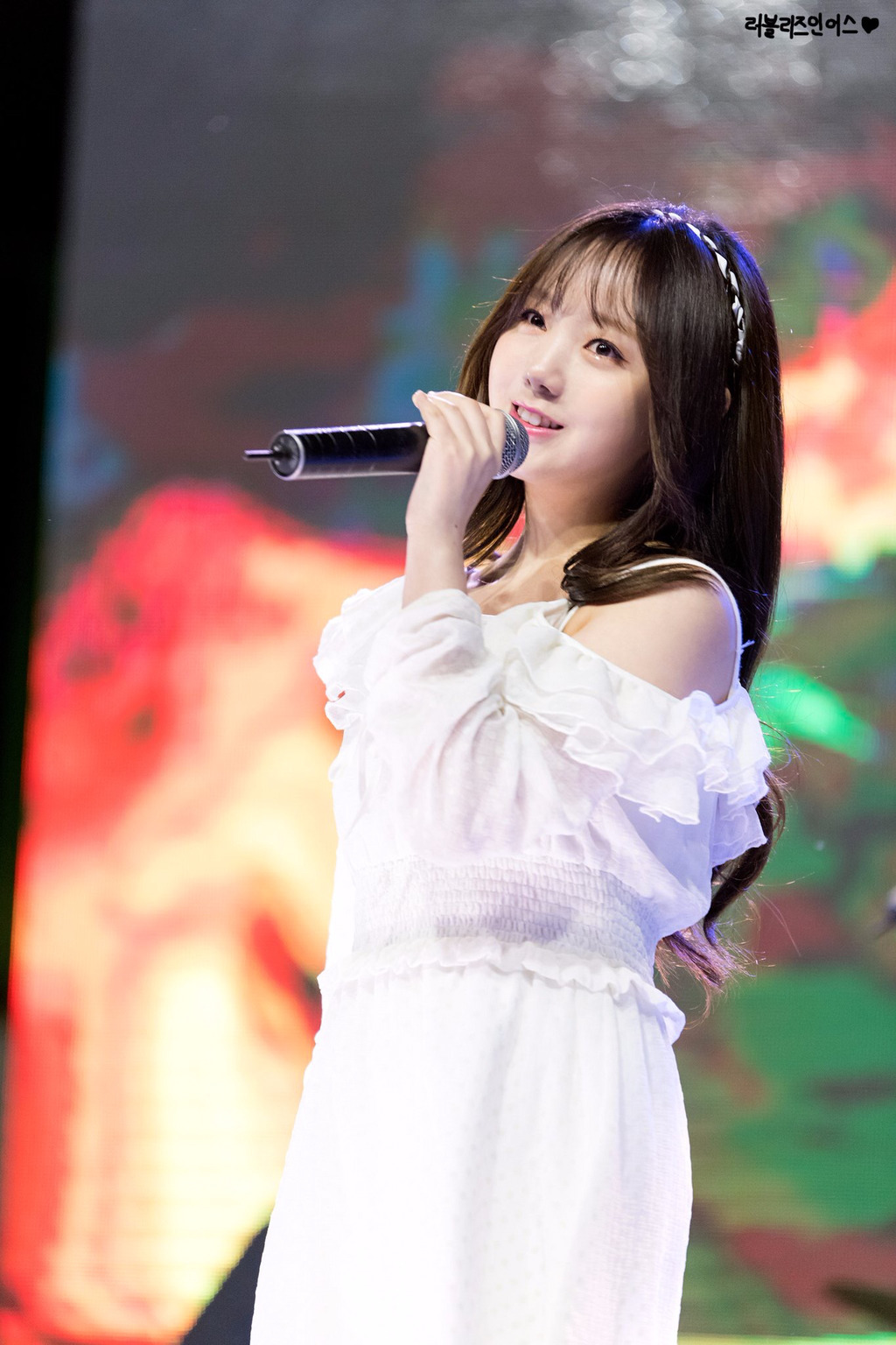 [러블리즈] 일 하다가 꽤나 더워져서 케이 | 인스티즈