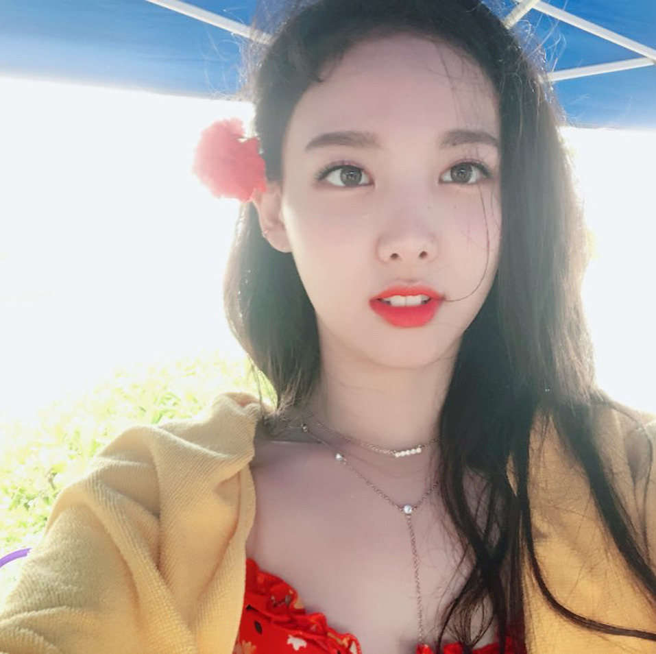 180711 KBS 연예가중계 게릴라 데이트 촬영 - 체리 토끼 나연이 of TWICE | 인스티즈