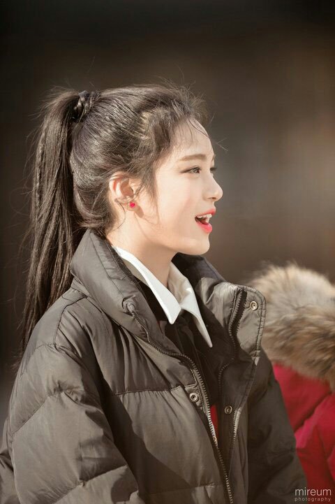 알고보니 너무 어려서 당황스러운 신인 여자아이돌.jpg | 인스티즈