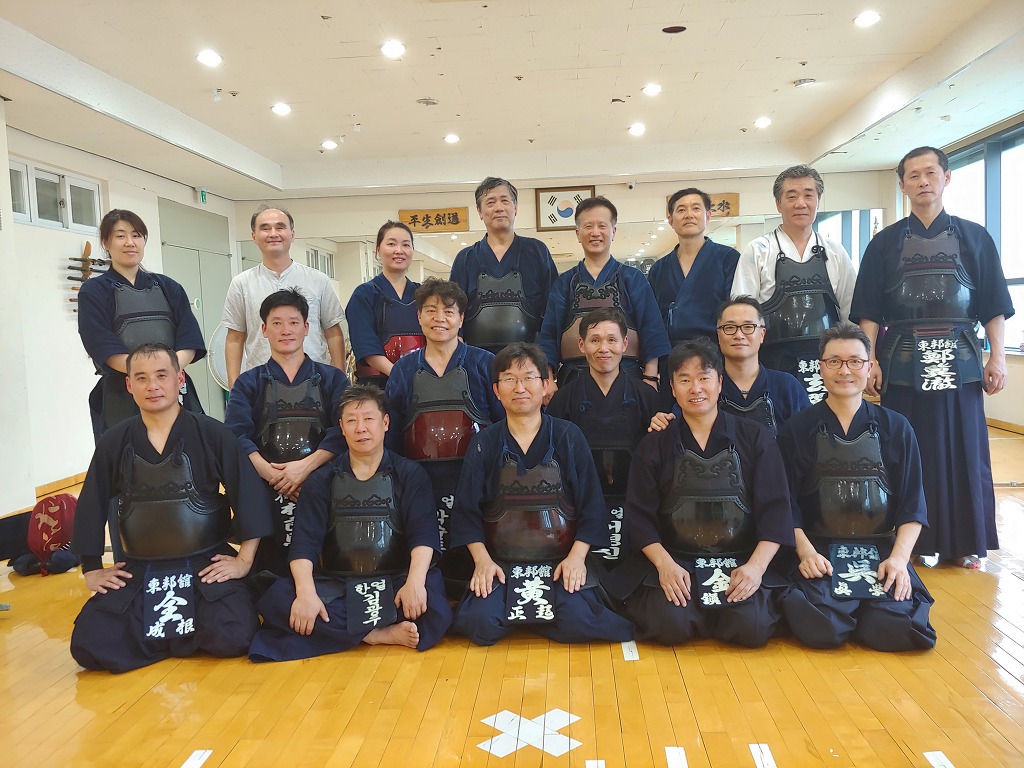 3년 8개월만에 한얼검도관 유재주관장과 관원들이 동방검도관을 방문하다 - 우리검도장 방문록 - 동방검도관